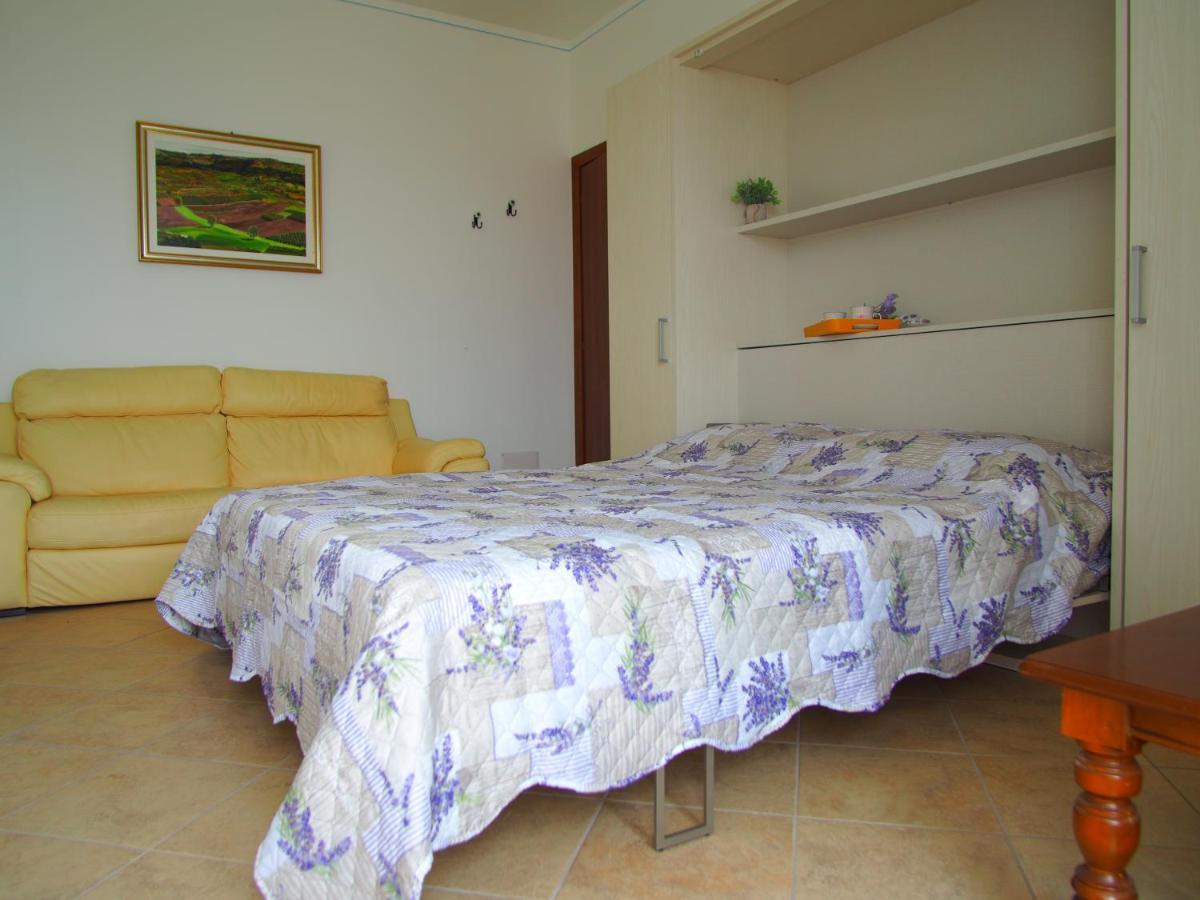 Appartement La Vigna Del Parroco à Verduno Extérieur photo