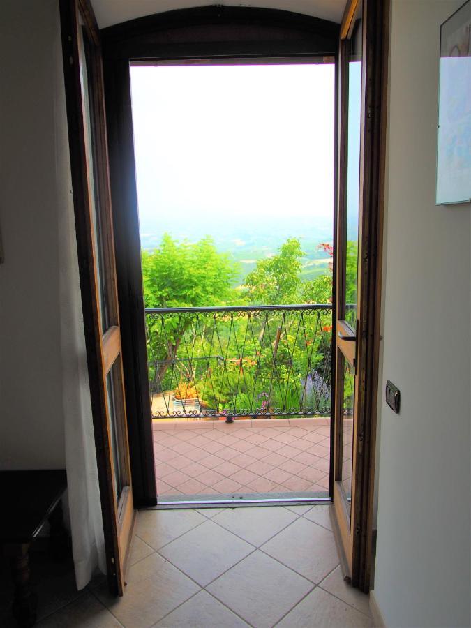 Appartement La Vigna Del Parroco à Verduno Extérieur photo