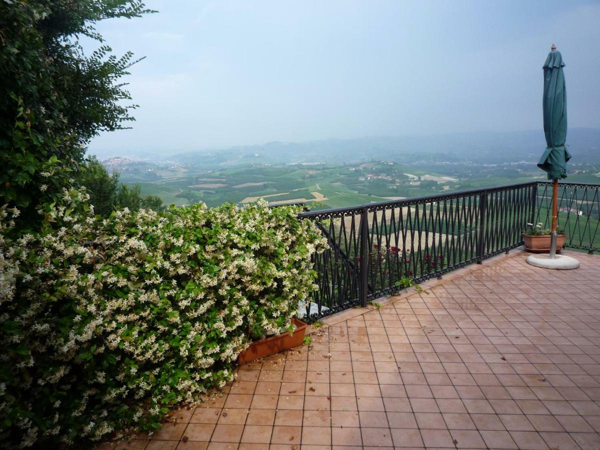 Appartement La Vigna Del Parroco à Verduno Extérieur photo